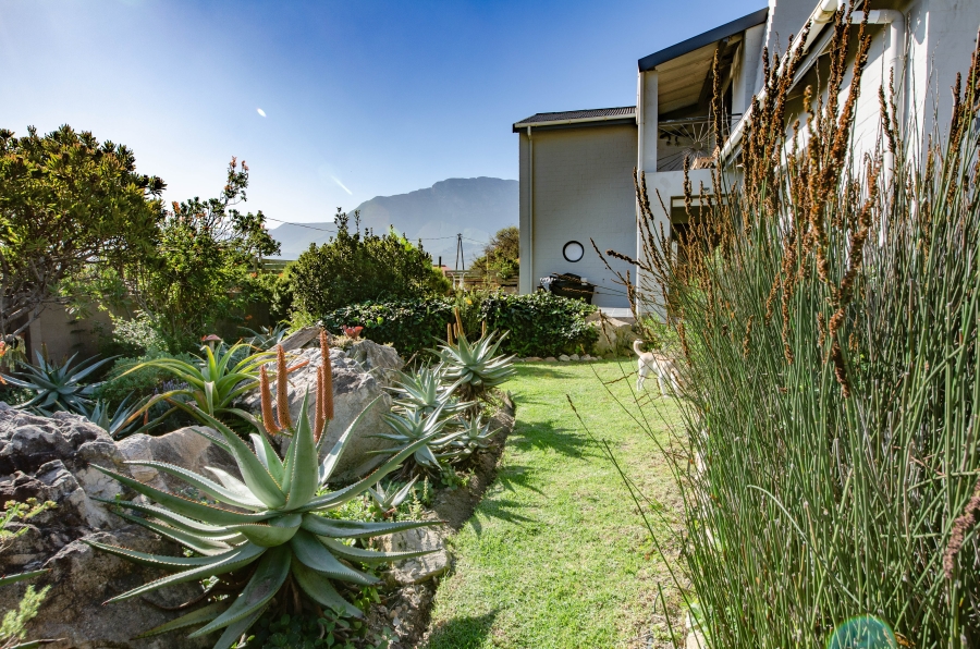 4 Bedroom Property for Sale in Pringle Bay Western Cape